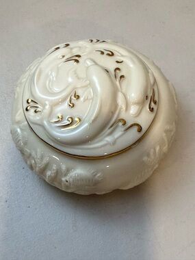 Vintage Lenox The Dolphin Serenade Music Box Fine Ivory China 1999 Plays